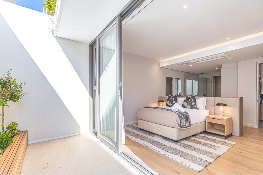 To Let 4 Bedroom Property for Rent in Fresnaye Western Cape